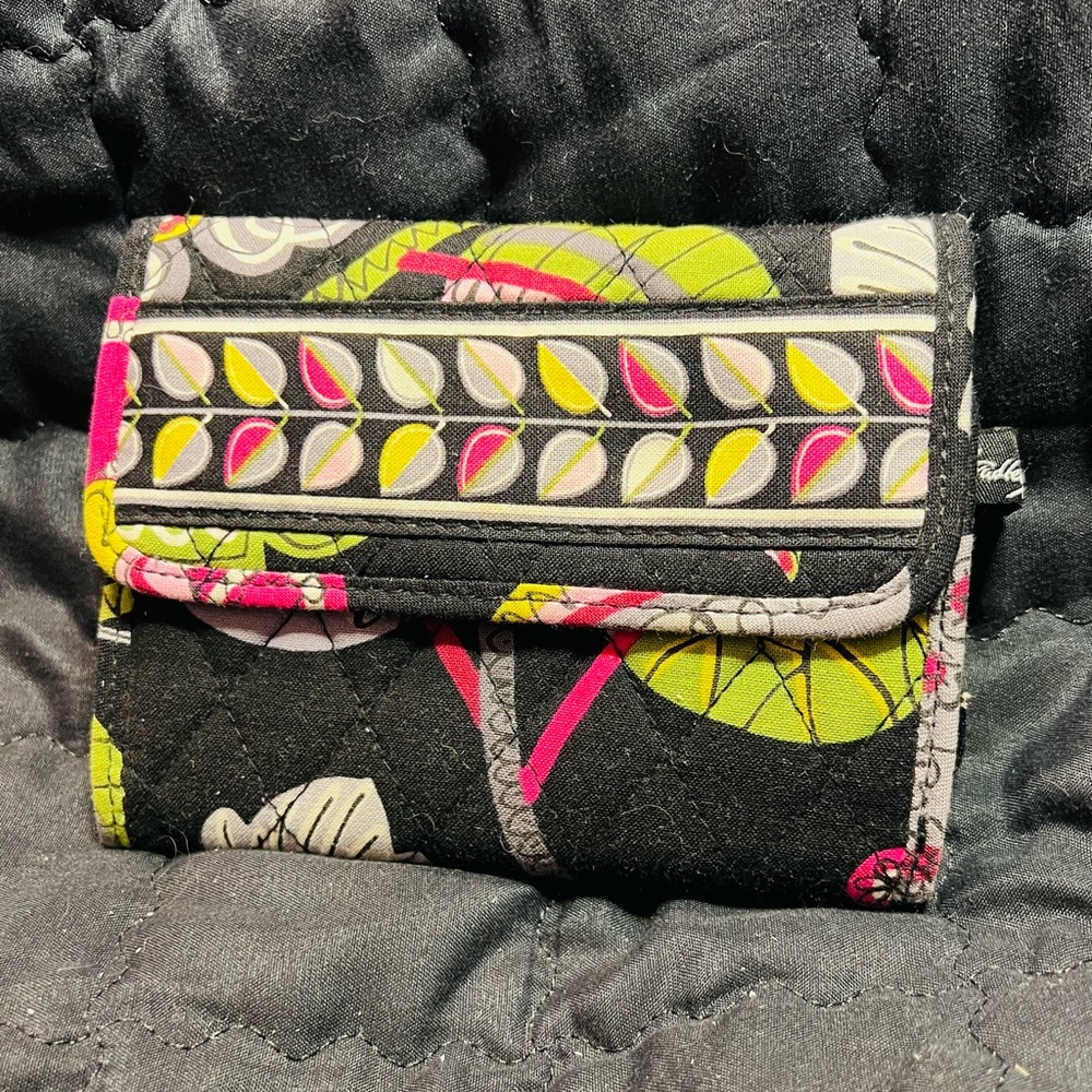 Vera Bradley Women's Black and Pink Quilted Wallet